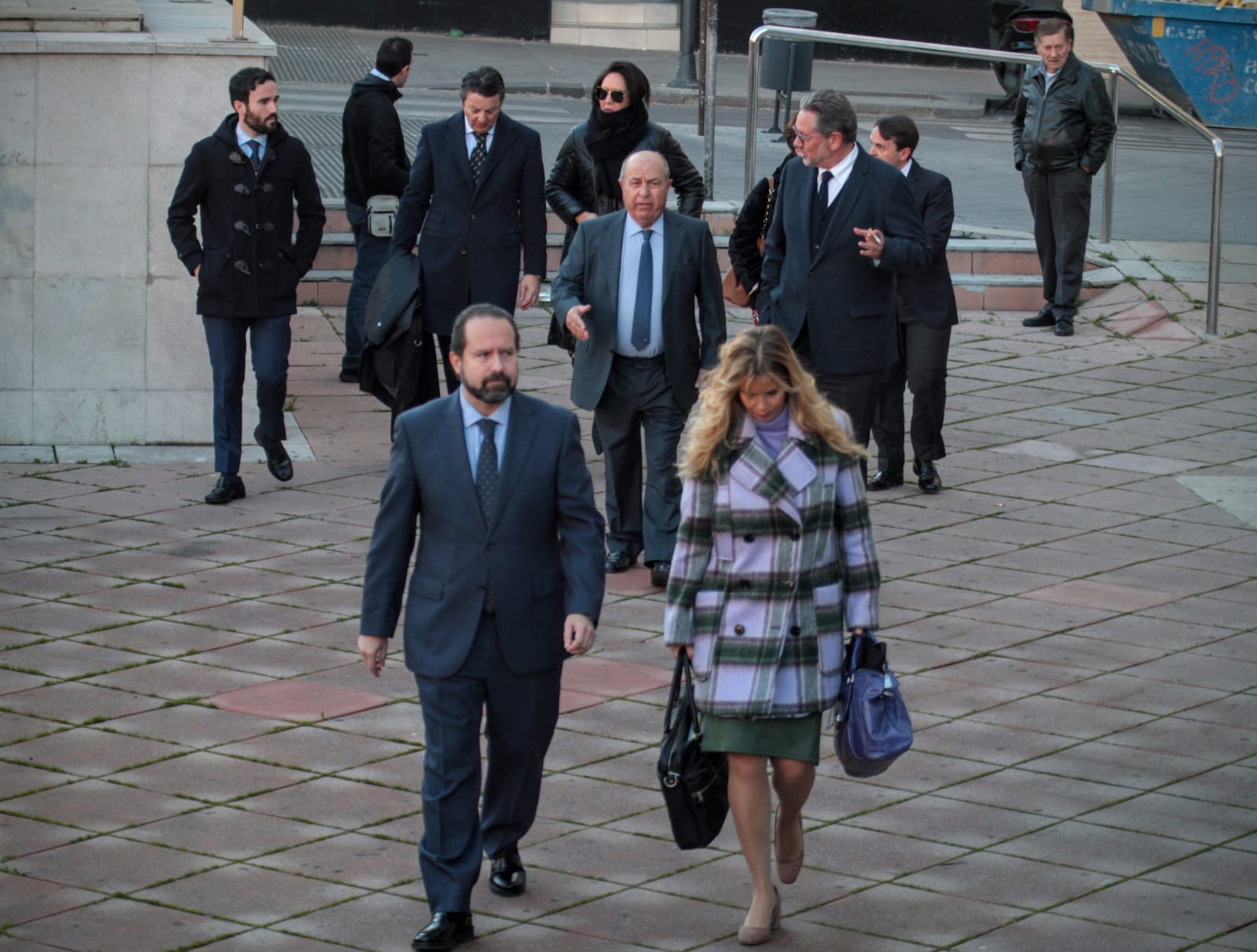 José Torres Hurtado, junto a varios de los concejales de su etapa en el gobierno municipal, a su llegada a La Caleta