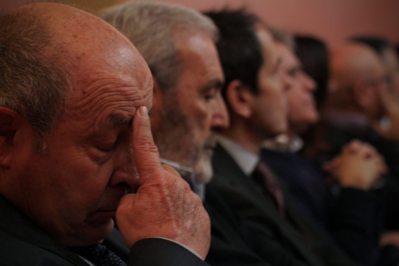 José Torres Hurtado, junto a varios de los concejales de su etapa en el gobierno municipal, a su llegada a La Caleta