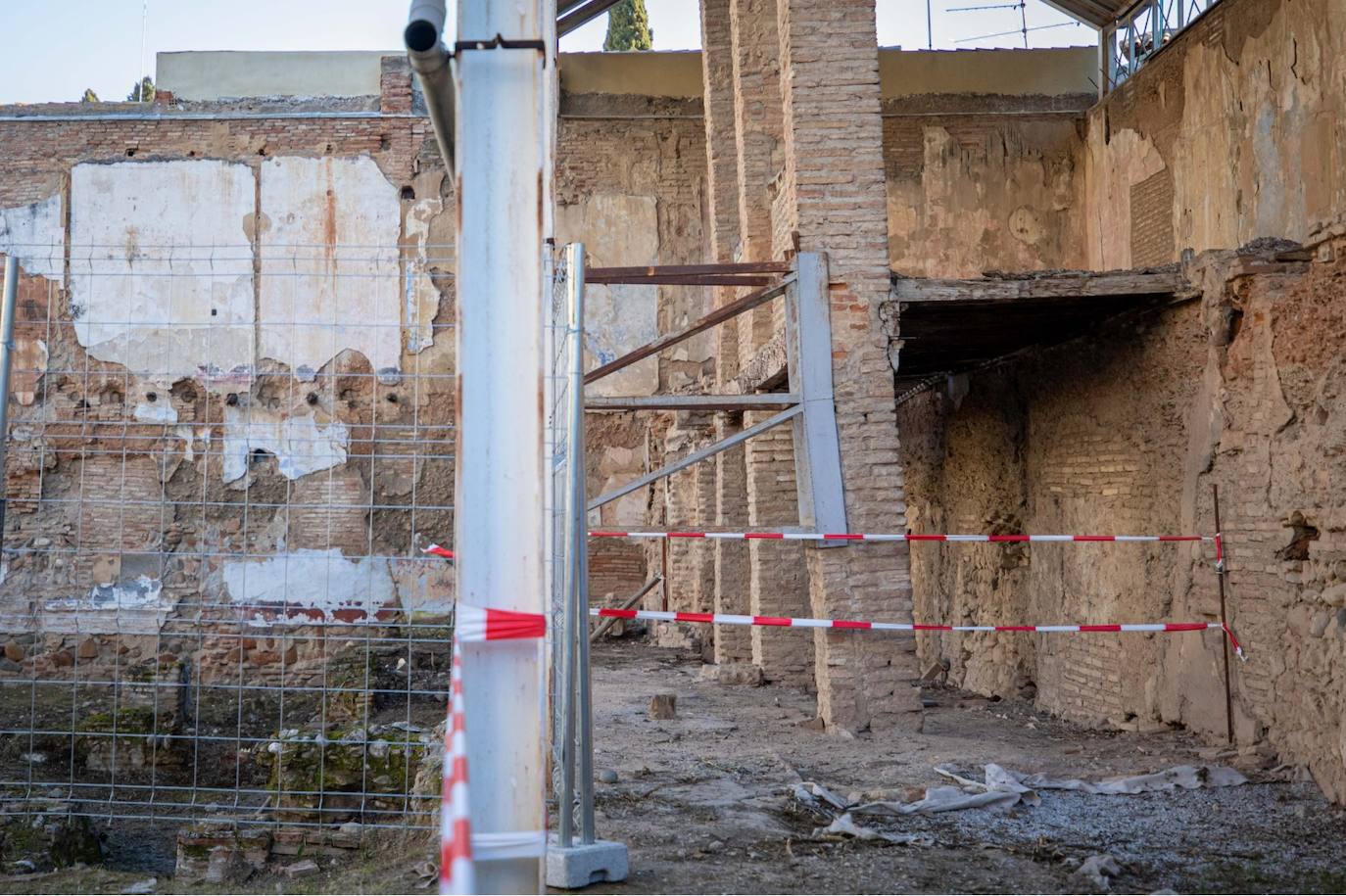 Su estratégico enclave, a los pies de la Alhambra, constituye un factor importante por las posibilidades que ofrece para completar y diversificar la oferta cultural y turística del área declarada Patrimonio Mundial por la Unesco