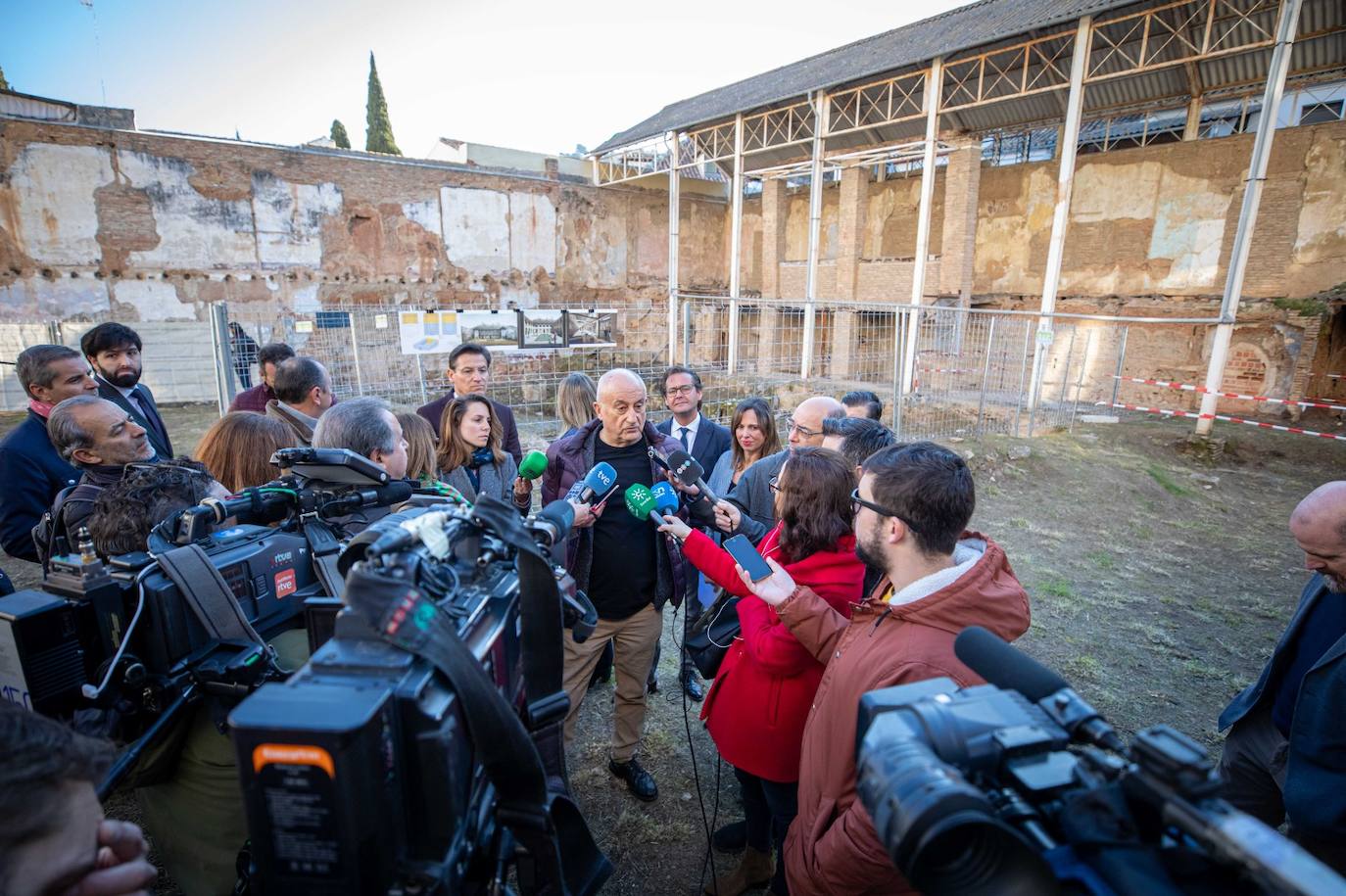 Su estratégico enclave, a los pies de la Alhambra, constituye un factor importante por las posibilidades que ofrece para completar y diversificar la oferta cultural y turística del área declarada Patrimonio Mundial por la Unesco