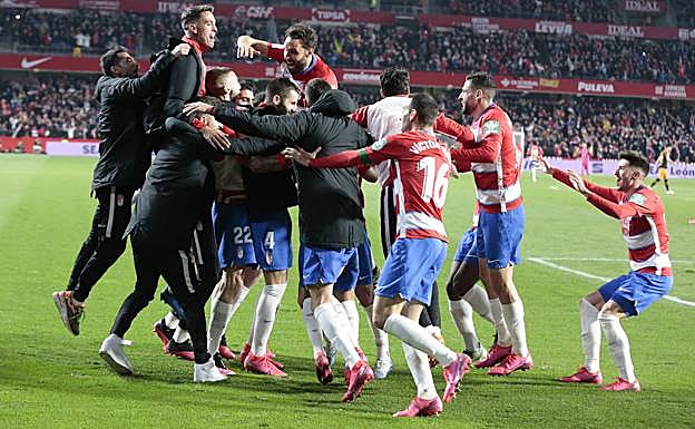 Euforia rojiblanca con el segundo gol de Soldado. 