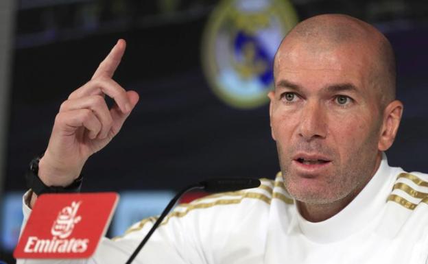 Zinedine Zidane, entrenador del Real Madrid, durante su comparecencia ante la prensa de este sábado.