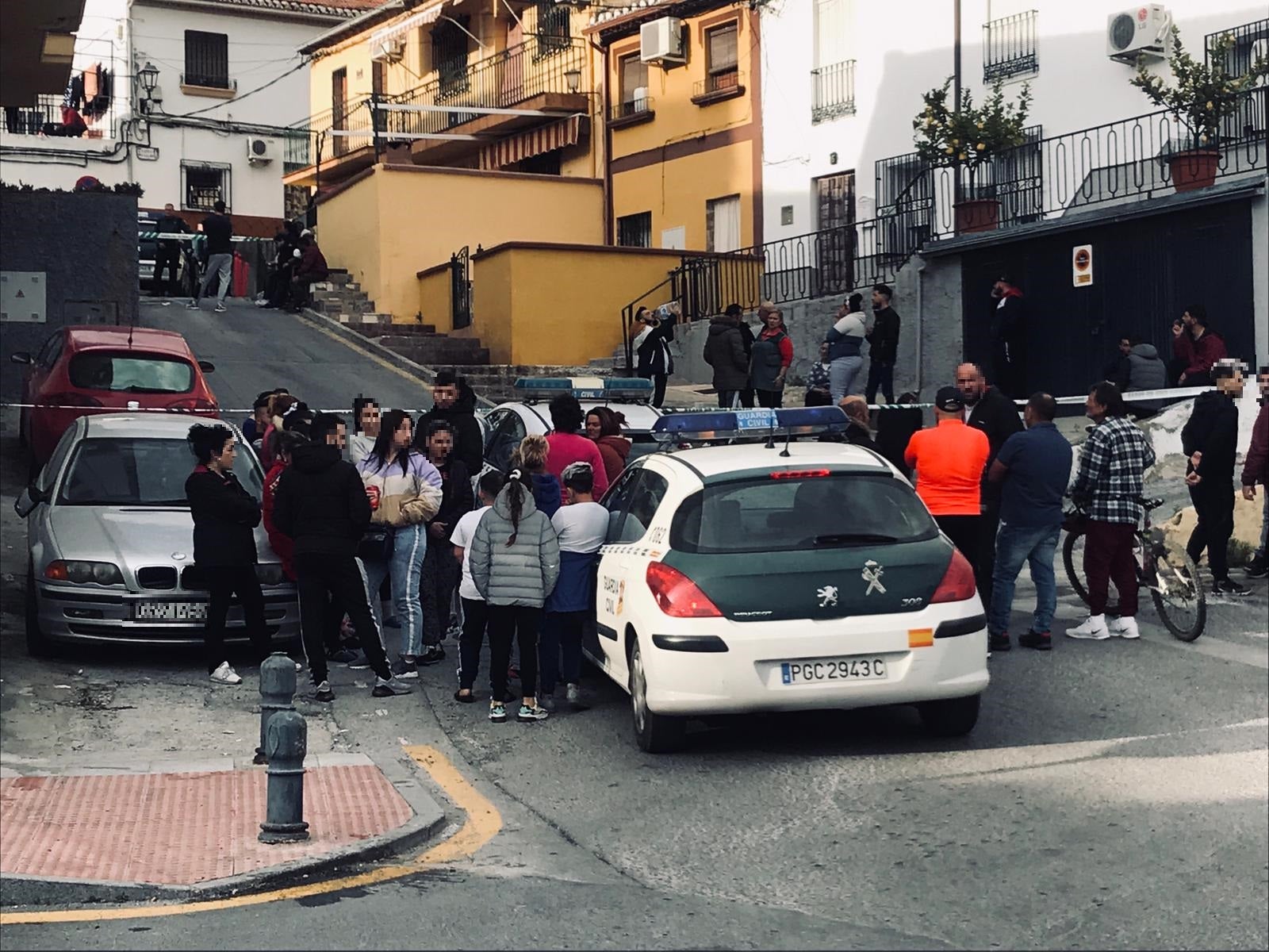 La Guardia Civil ha confirmado que ya hay un detenido. El incidente, ocurrido en torno a las 15.30 horas, apunta a un ajuste de cuentas