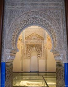 Imagen secundaria 2 - Detalles del oratorio del palacio de la Madraza, hoy centro cultural gestionado por la Universidad de Granada.