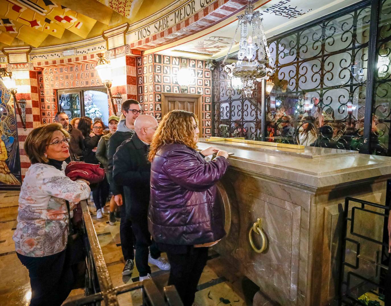 Masiva participación de devotos en el aniversario de la muerte del fraile capuchino 