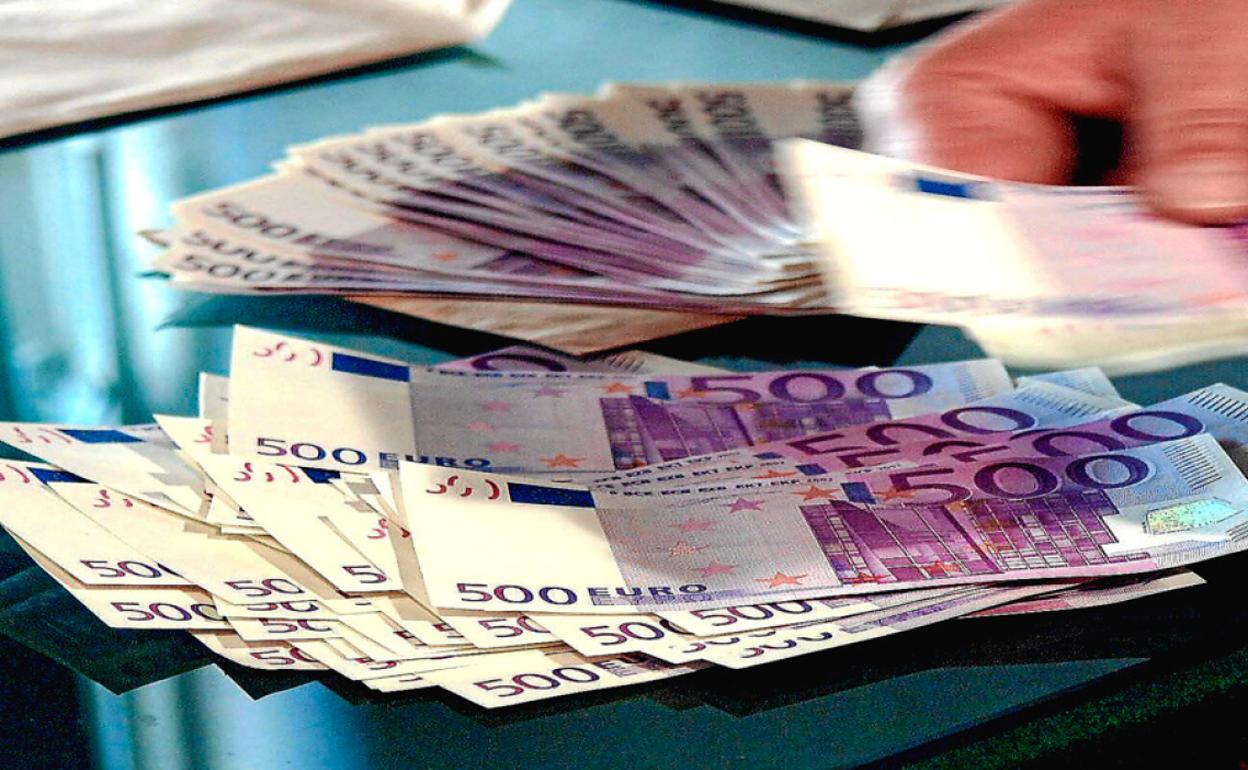 Cuantiosa estafa en Granada | Extorsionan 80.000 euros a un empresario al amenazarlo con hacerle «mucho daño» a él y su familia