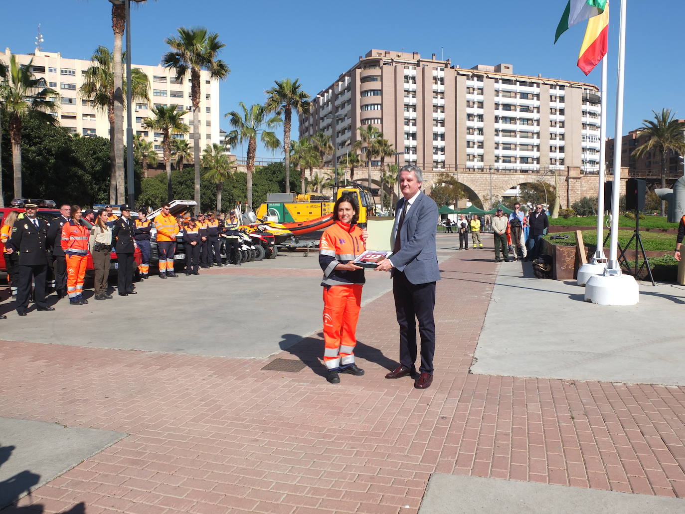 El Parque de las Almadrabillas acoge un multitudinario acto conmemorativo del Día Europeo del Servicio de Emergencias