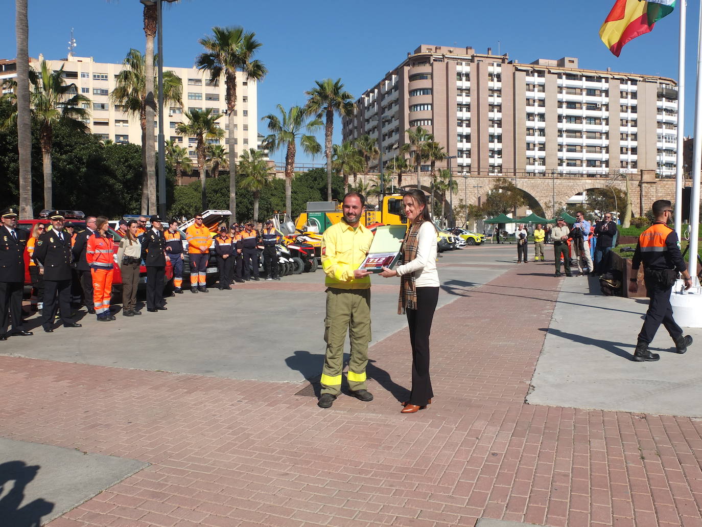 El Parque de las Almadrabillas acoge un multitudinario acto conmemorativo del Día Europeo del Servicio de Emergencias