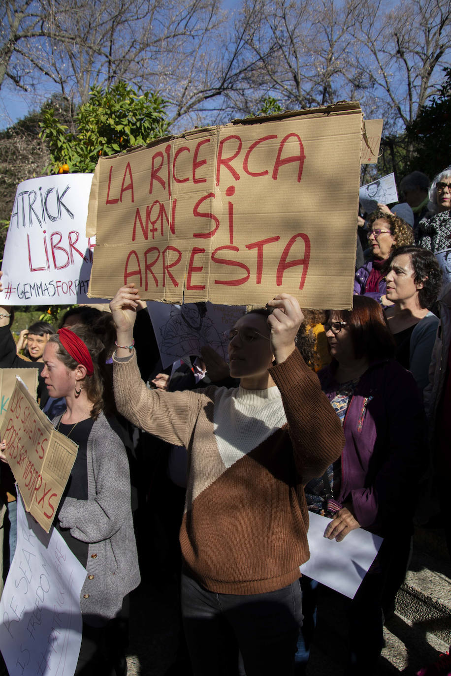 Unas 150 personas de la comunidad universitaria han acudido a la concentración 