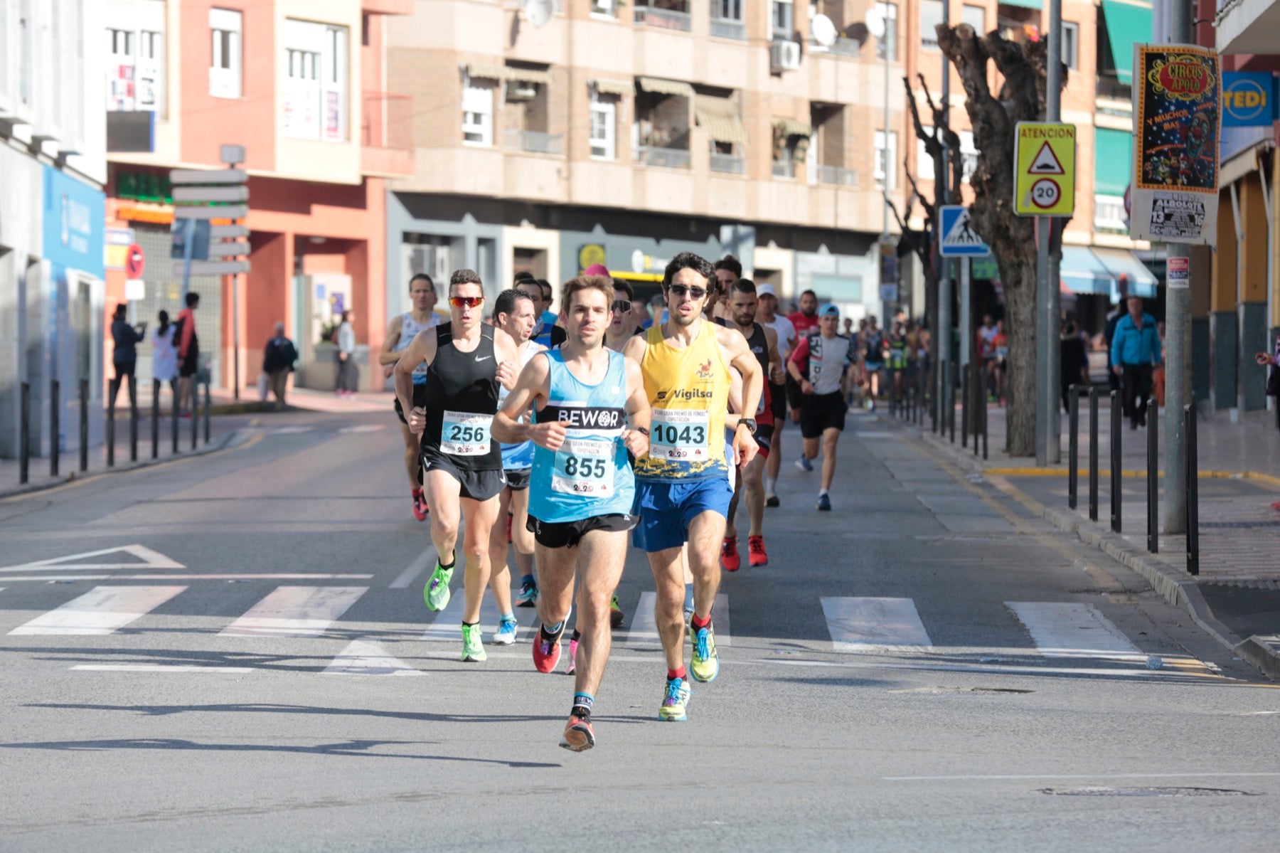 Manuel Santiago vuelve a imponerse en categoría masculina mientras que Zhor El Amrani vence con autoridad en categoría femenina