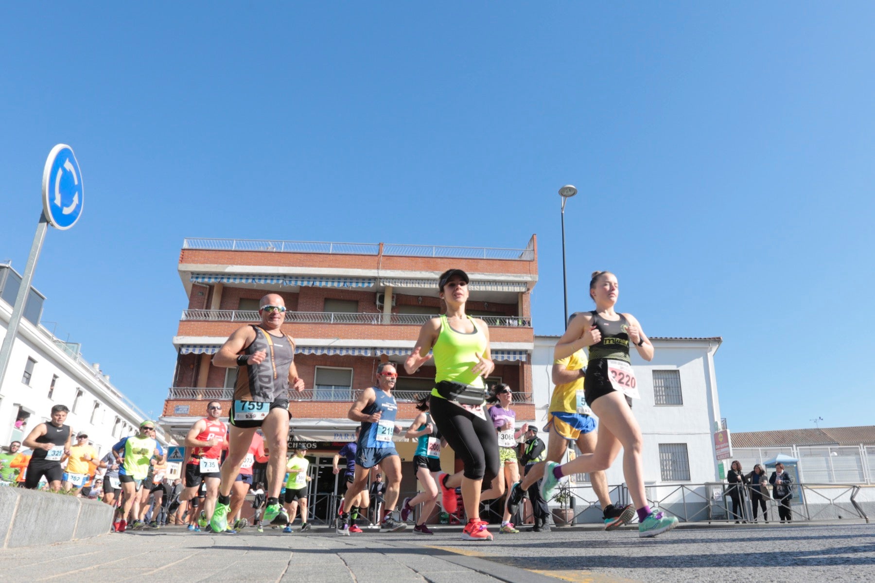 Manuel Santiago vuelve a imponerse en categoría masculina mientras que Zhor El Amrani vence con autoridad en categoría femenina