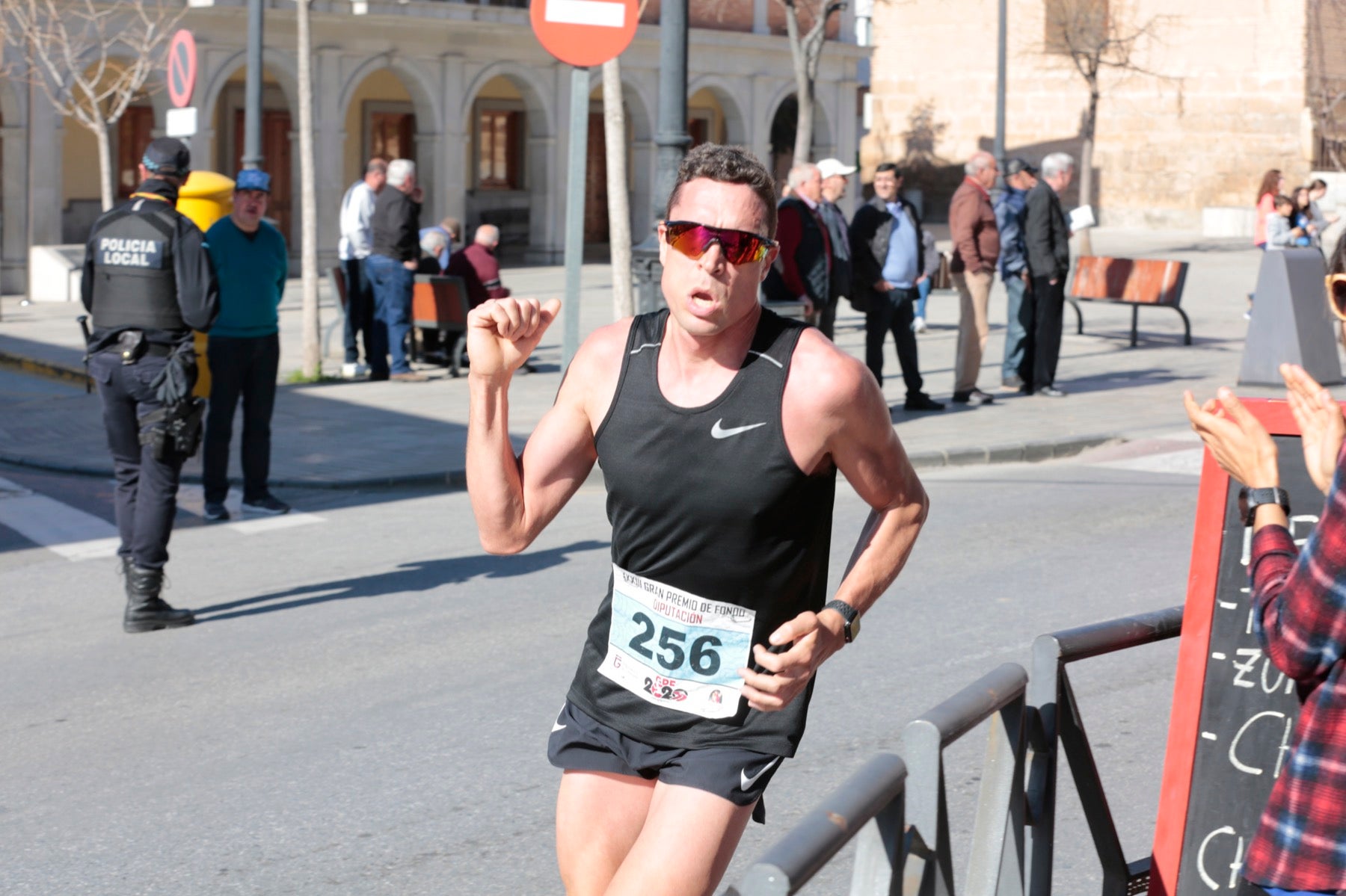 Manuel Santiago vuelve a imponerse en categoría masculina mientras que Zhor El Amrani vence con autoridad en categoría femenina