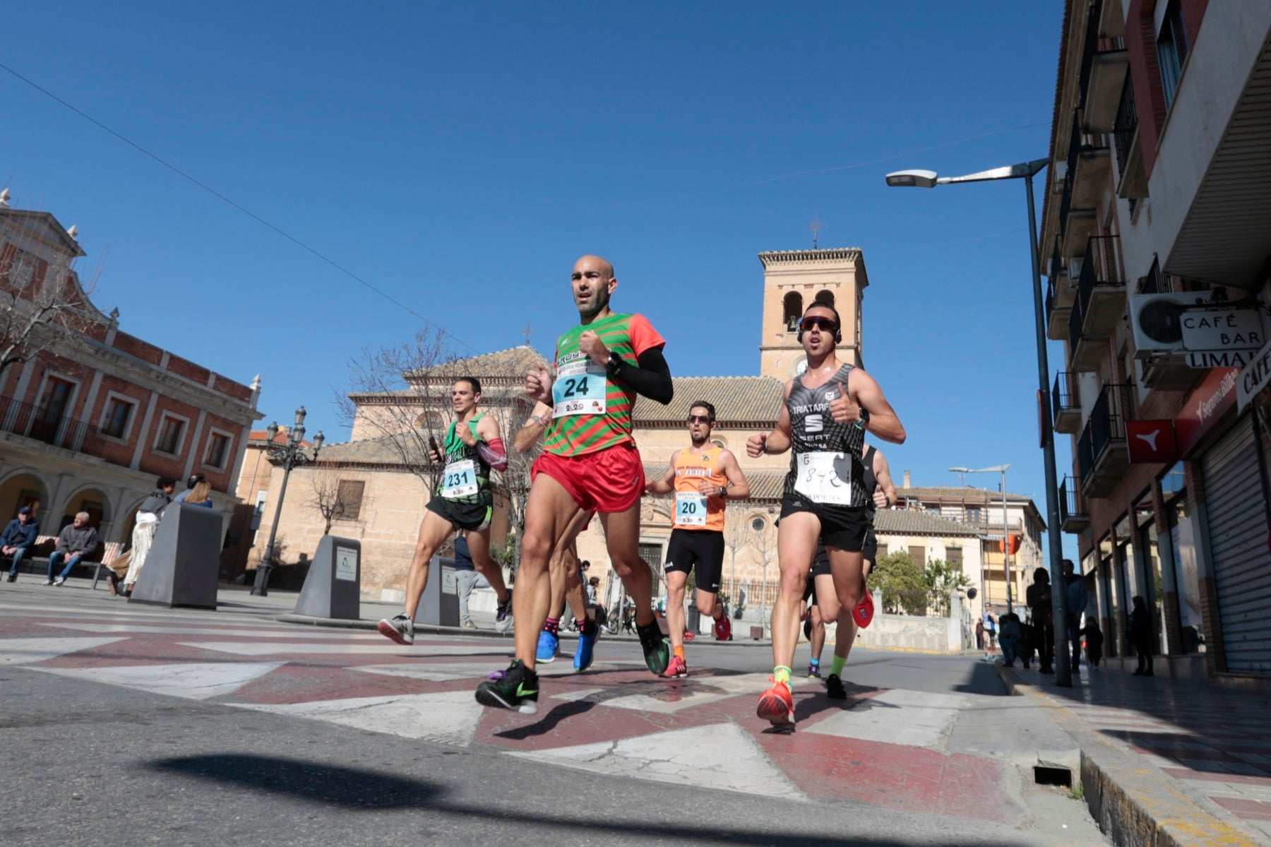Manuel Santiago vuelve a imponerse en categoría masculina mientras que Zhor El Amrani vence con autoridad en categoría femenina
