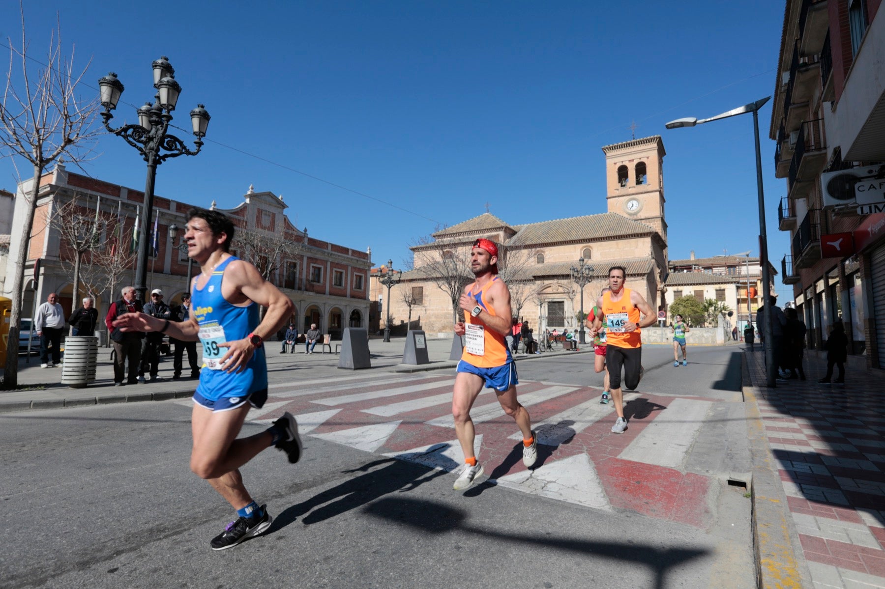 Manuel Santiago vuelve a imponerse en categoría masculina mientras que Zhor El Amrani vence con autoridad en categoría femenina