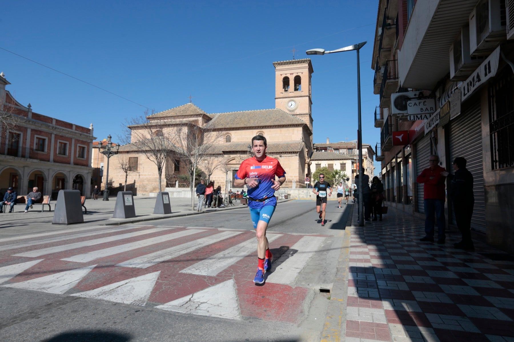 Manuel Santiago vuelve a imponerse en categoría masculina mientras que Zhor El Amrani vence con autoridad en categoría femenina