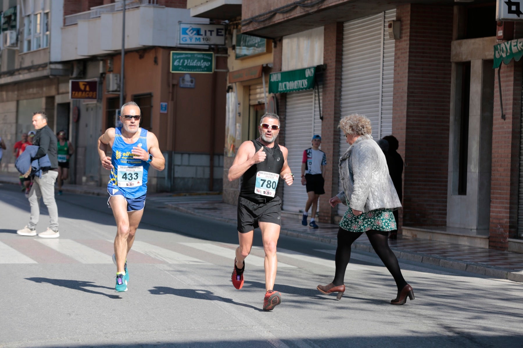 Manuel Santiago vuelve a imponerse en categoría masculina mientras que Zhor El Amrani vence con autoridad en categoría femenina