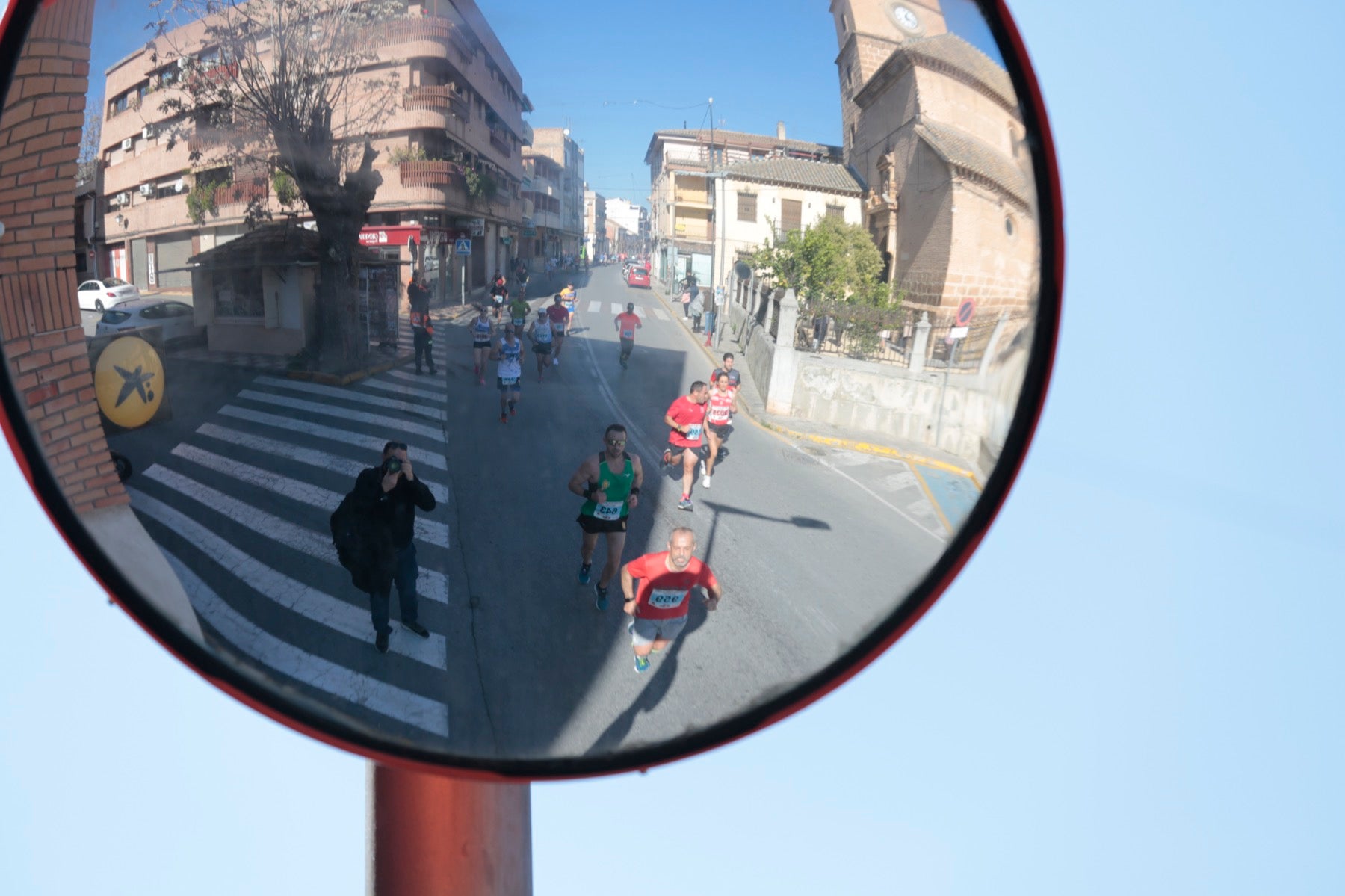 Manuel Santiago vuelve a imponerse en categoría masculina mientras que Zhor El Amrani vence con autoridad en categoría femenina