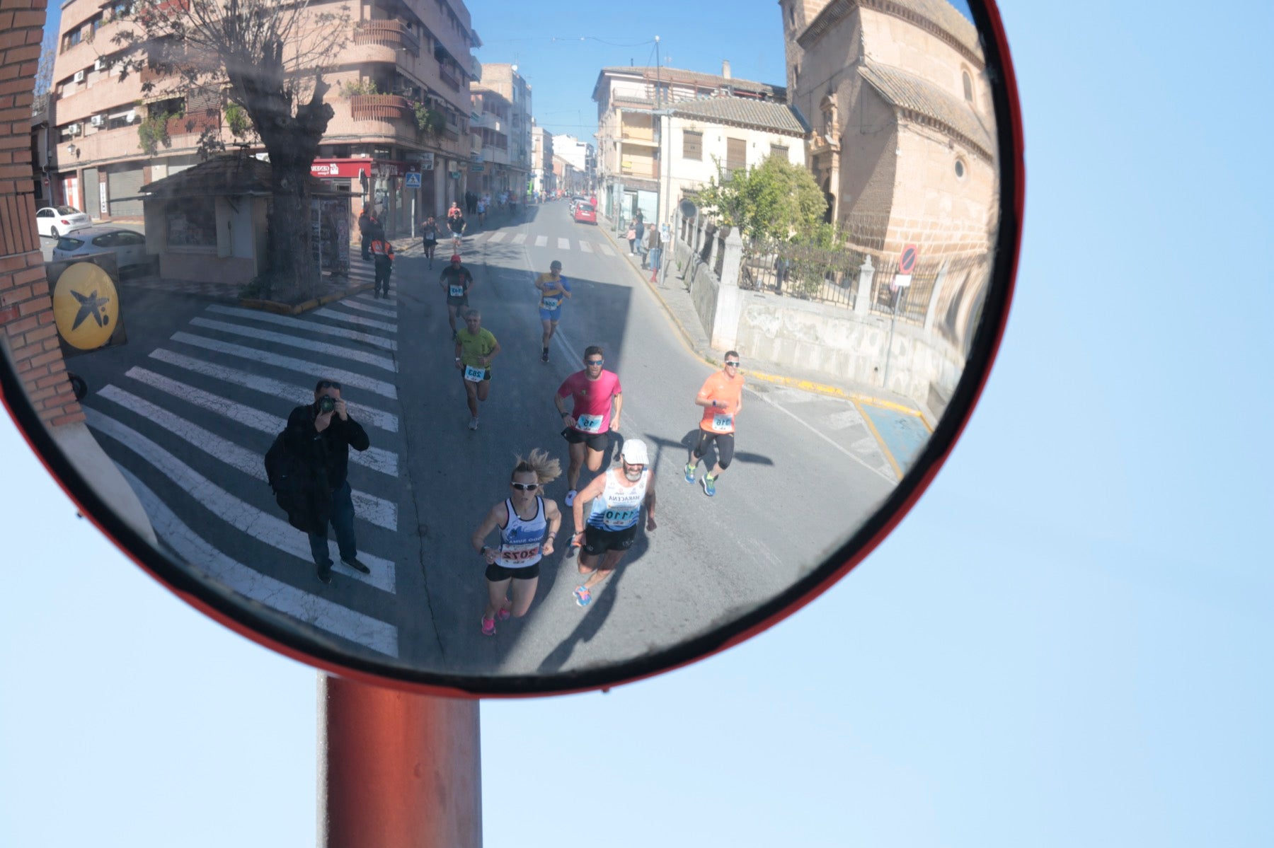 Manuel Santiago vuelve a imponerse en categoría masculina mientras que Zhor El Amrani vence con autoridad en categoría femenina