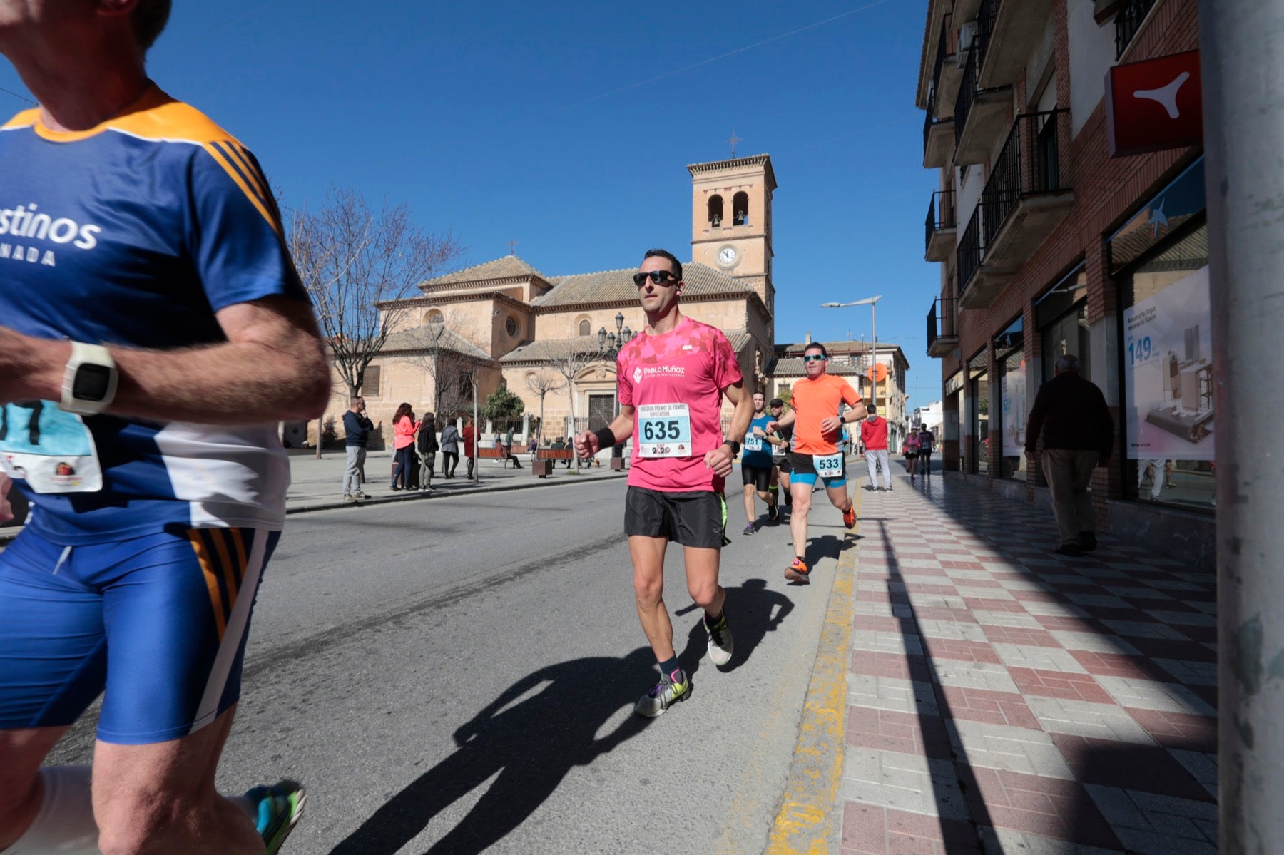 Manuel Santiago vuelve a imponerse en categoría masculina mientras que Zhor El Amrani vence con autoridad en categoría femenina
