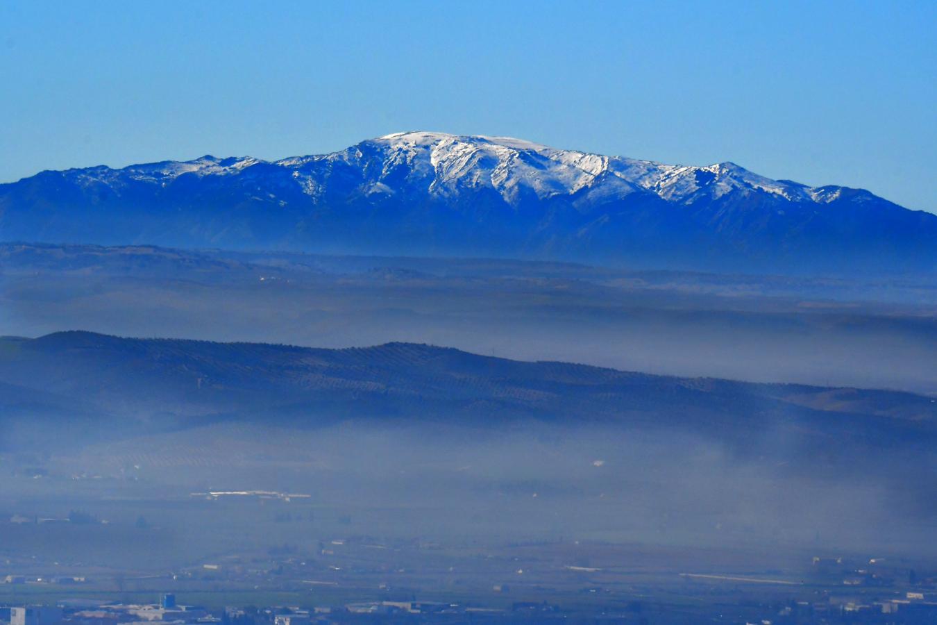 La sierra de Alhama desde el torreón. Ruta hacia el Torreón de Albolote, en Sierra Elvira 