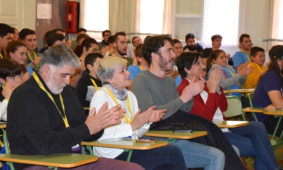 Más de 120 personas, entre los 84 participantes y los 40 expertos de la red Guadalinfo y entidades colaboradoras, han diseñado este fin de semana 21 prototipos de juegos y videojuegos contra la despoblación rural