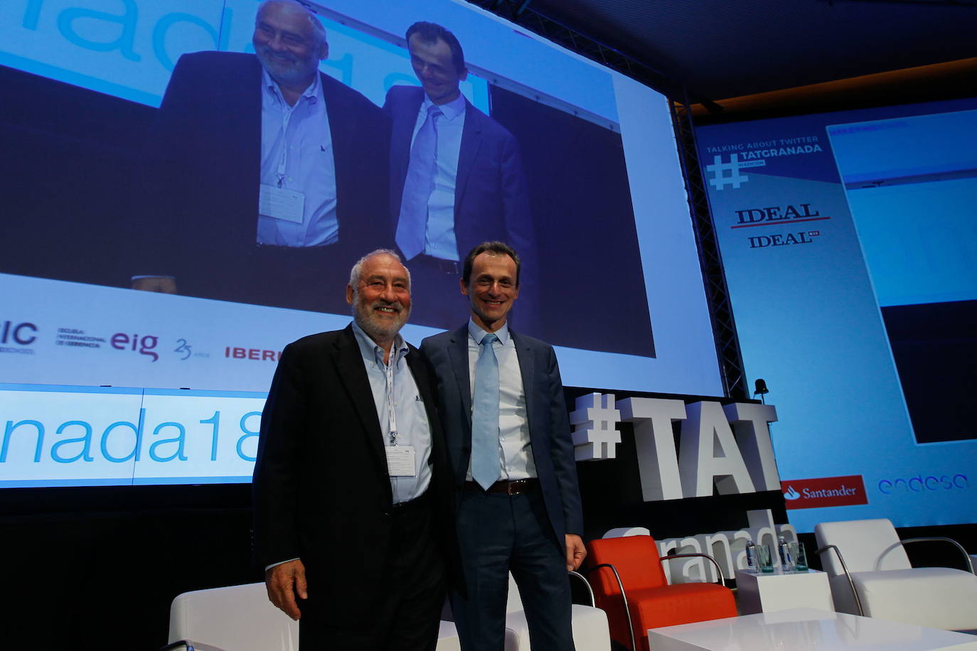 El premio nobel de Economía, Joseph E. Stiglitz, junto al ministro de Ciencia, Pedro Duque