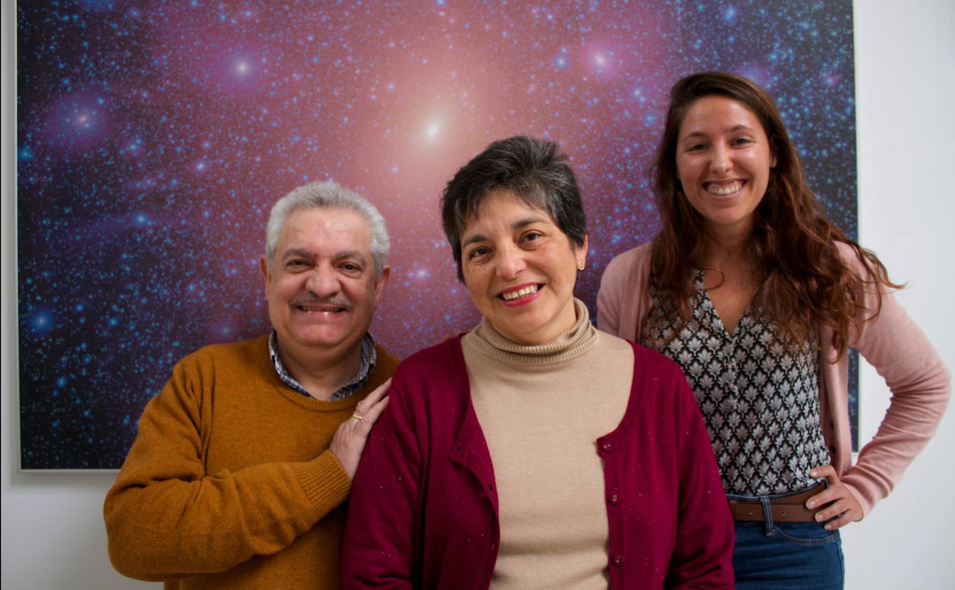 Guillem Anglada, Mayra Osorio y Ana Karla Díaz-Rodríguez, en el Insituto de Astrofísica de Andalucía, en Granada. 