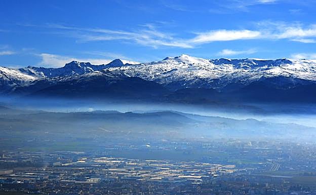 Galería. Sierra Nevada desde la torre de Sierra Elvira 