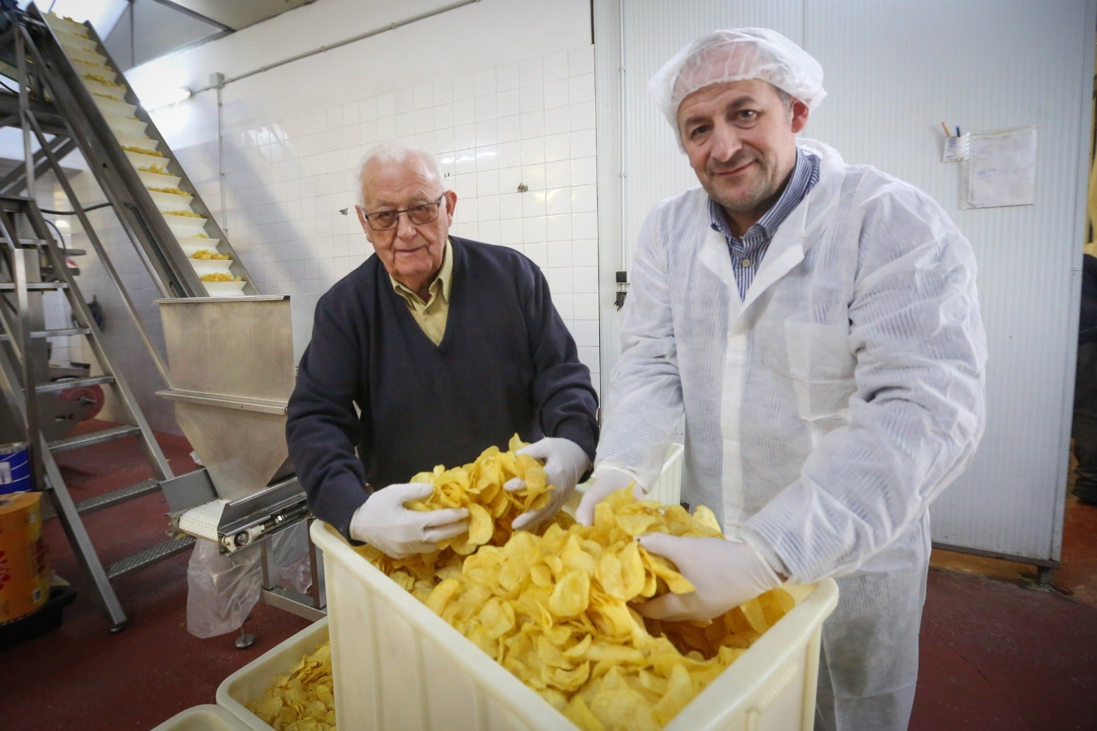 La empresa abre a IDEAL las puertas de su fábrica de Dúrcal para desvelarnos el proceso de elaboración
