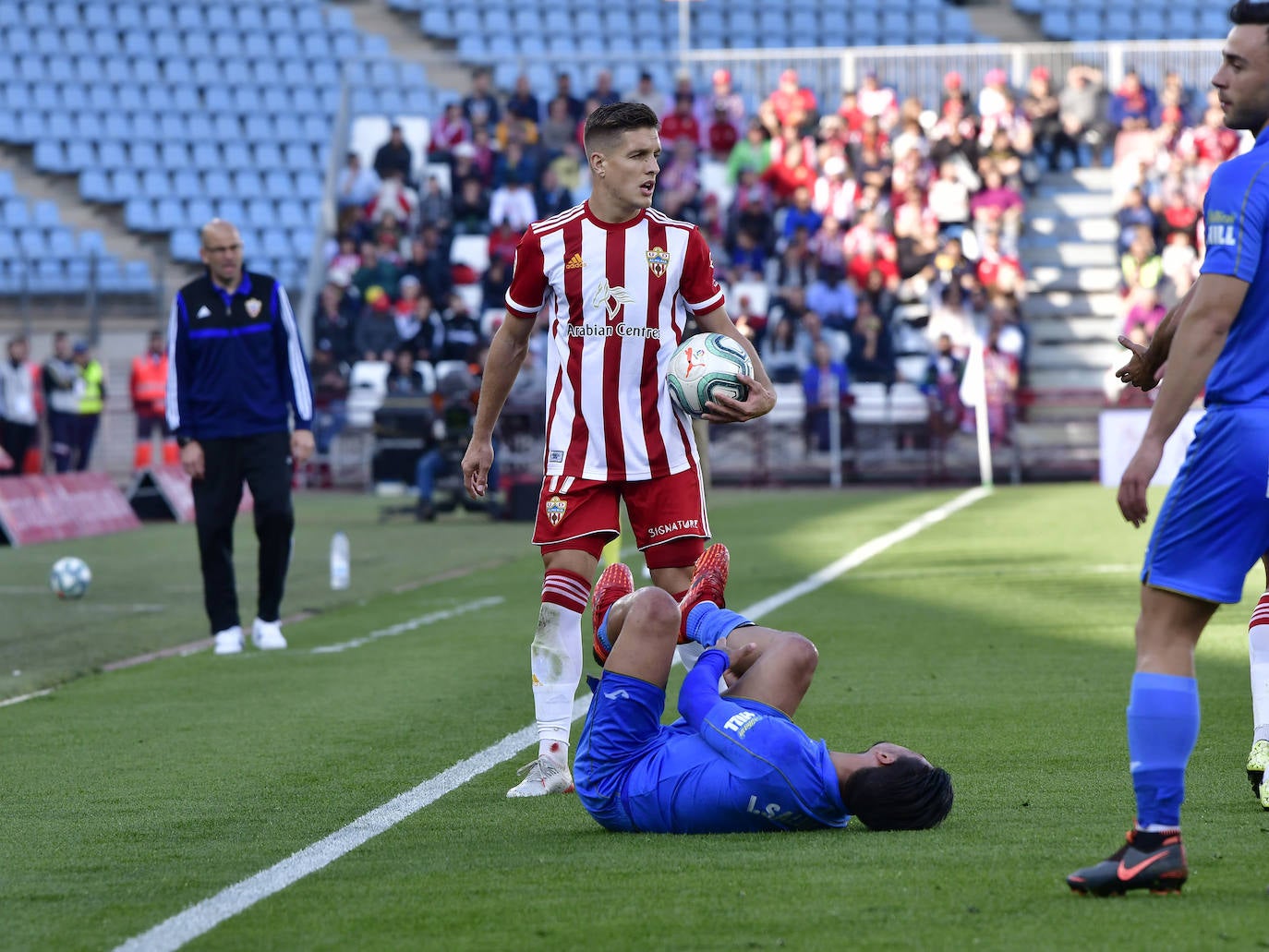 El Almería lamenta el punto, el Fuenlabrada lo celebra