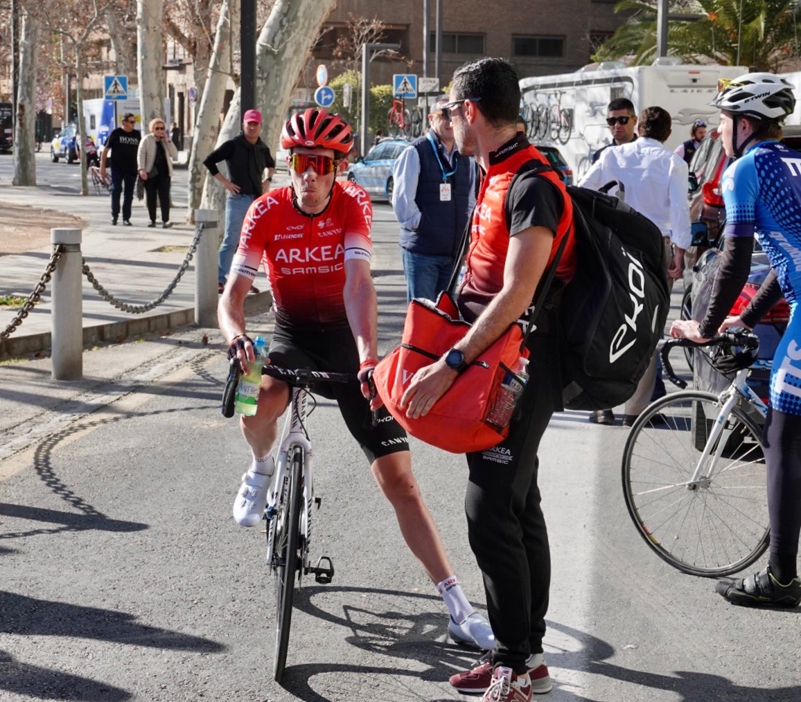 Las mejores imágenes del final de etapa en el Paseo de la Bomba: final de etapa y ambiente