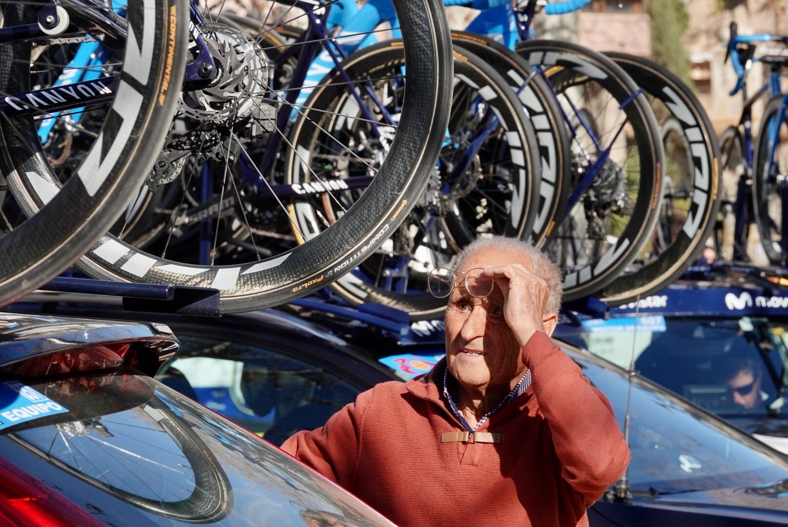 Las mejores imágenes del final de etapa en el Paseo de la Bomba: final de etapa y ambiente