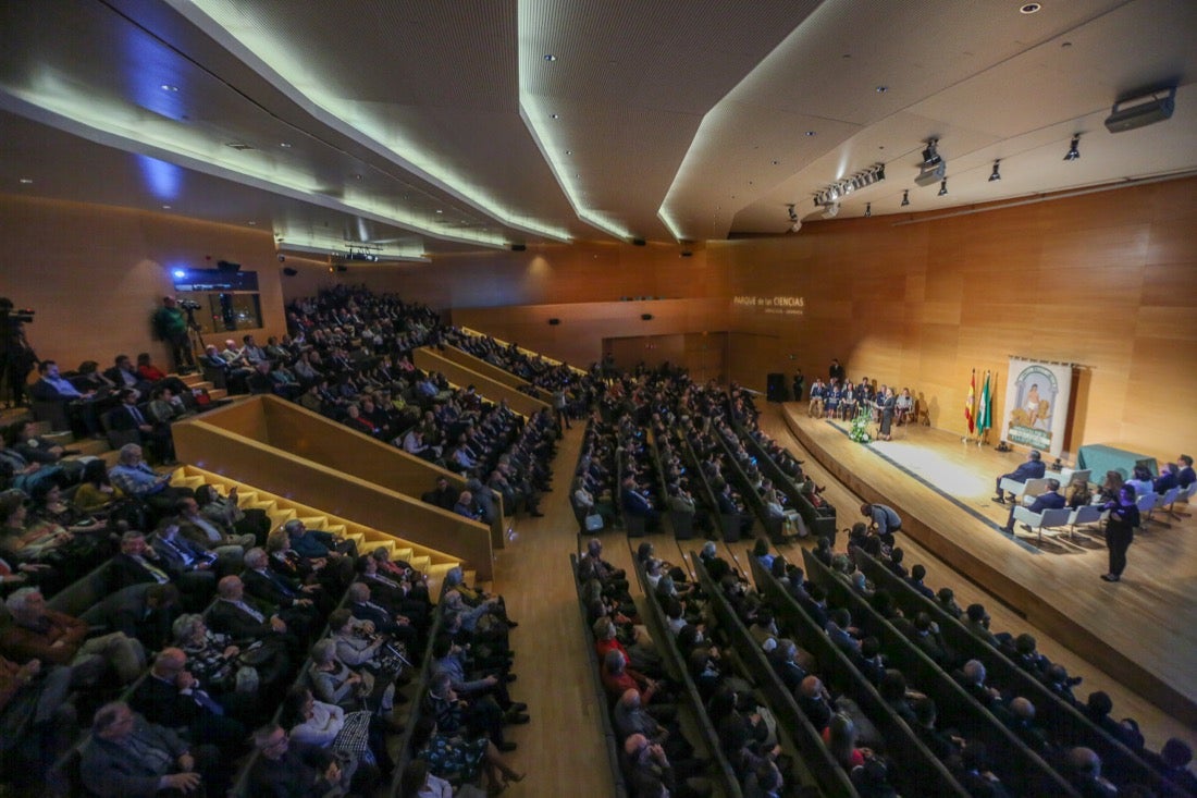 Este año, el Gobierno andaluz ha hecho entrega de la Bandera de Andalucía al Centro Artístico, Literario y Científico de Granada, al IES Padre Suárez, al Restaurante Los Manueles, a la Cooperativa San Sebastián, al Proyecto Conoce tus Fuentes, al grupo de científicos e ingenieros que han contribuido a obtener la primera imagen de un agujero negro supermasivo; a la Asociación del Párkinson; a María Guardia Gómez «Mariquilla»; a la deportista María Pérez y a la Asociación Víctimas del Terrorismo