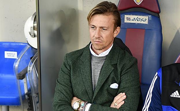 La tertulia cree que la situación del banquillo es casi insostenible. 