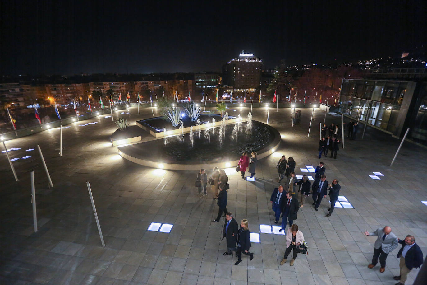 El Palacio de Congresos, que ya superó las bodas de plata, tiene a su favor el estar ubicado en pleno centro de la capital granadina 