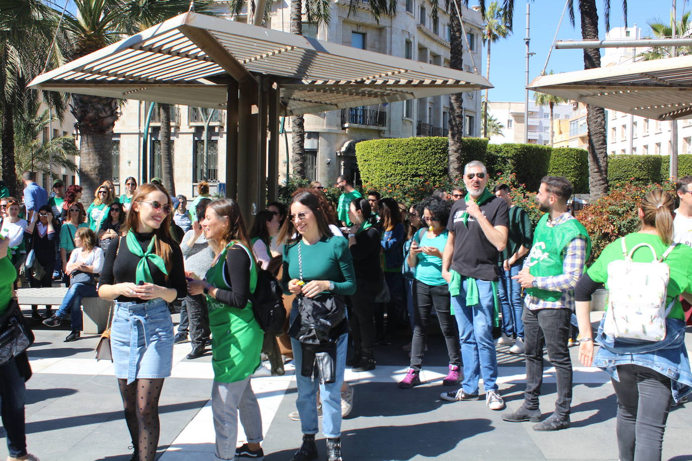 Un millar de manifestantes se han echado a la calle contra el decreto de escolarización. 