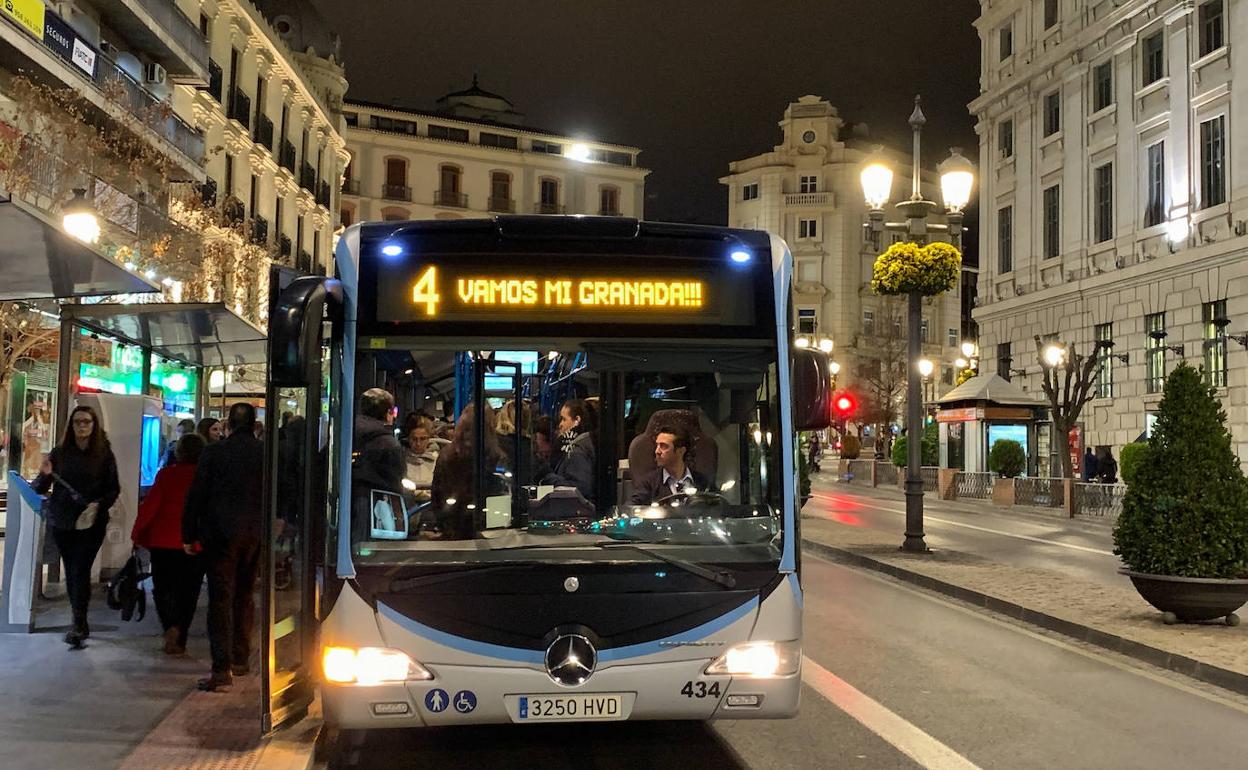 Los autobuses de Granada se vuelcan con el equipo. 