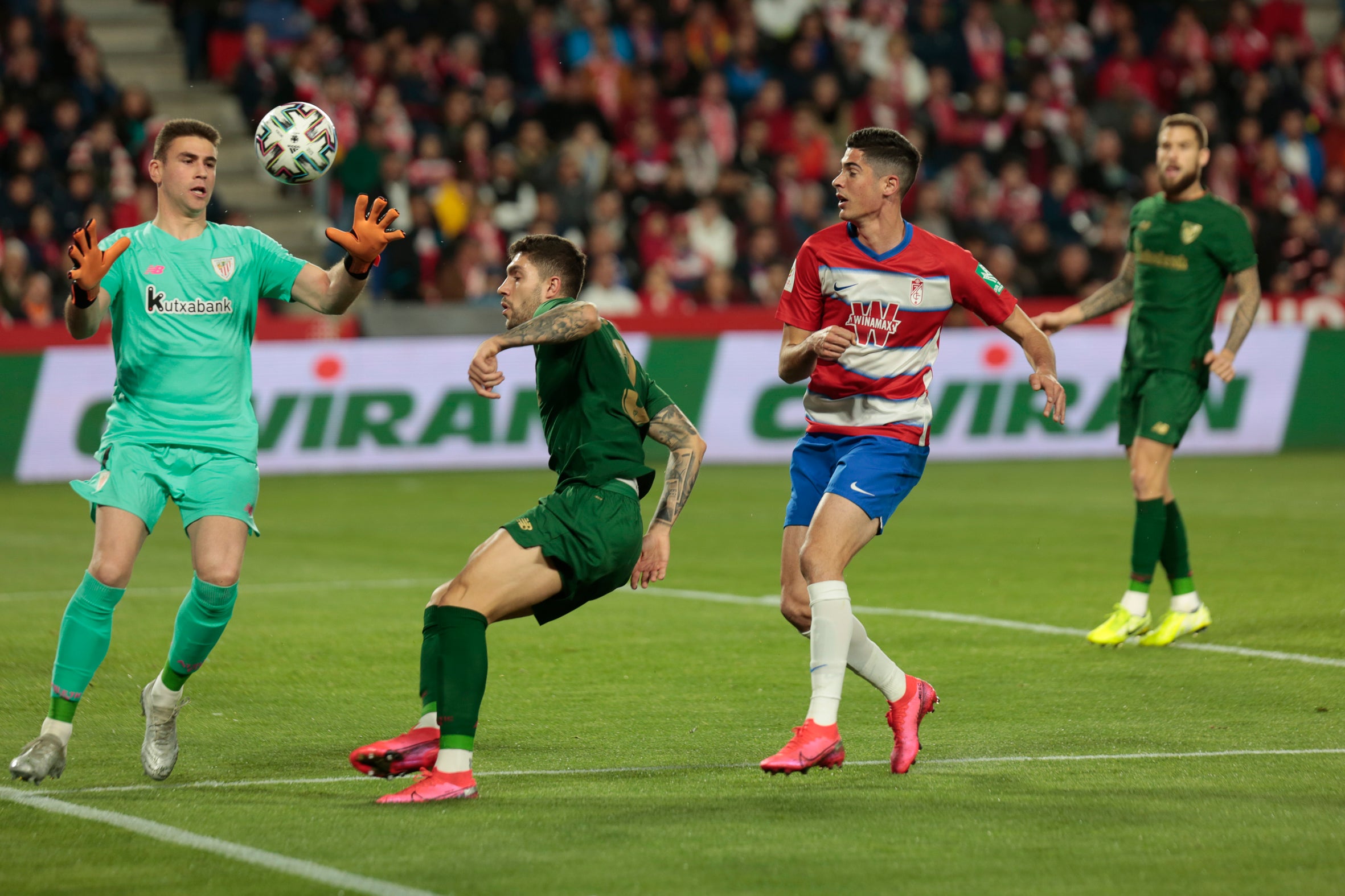 Las mejores imágenes de los momentos más destacados del duelo copero en Los Cármenes