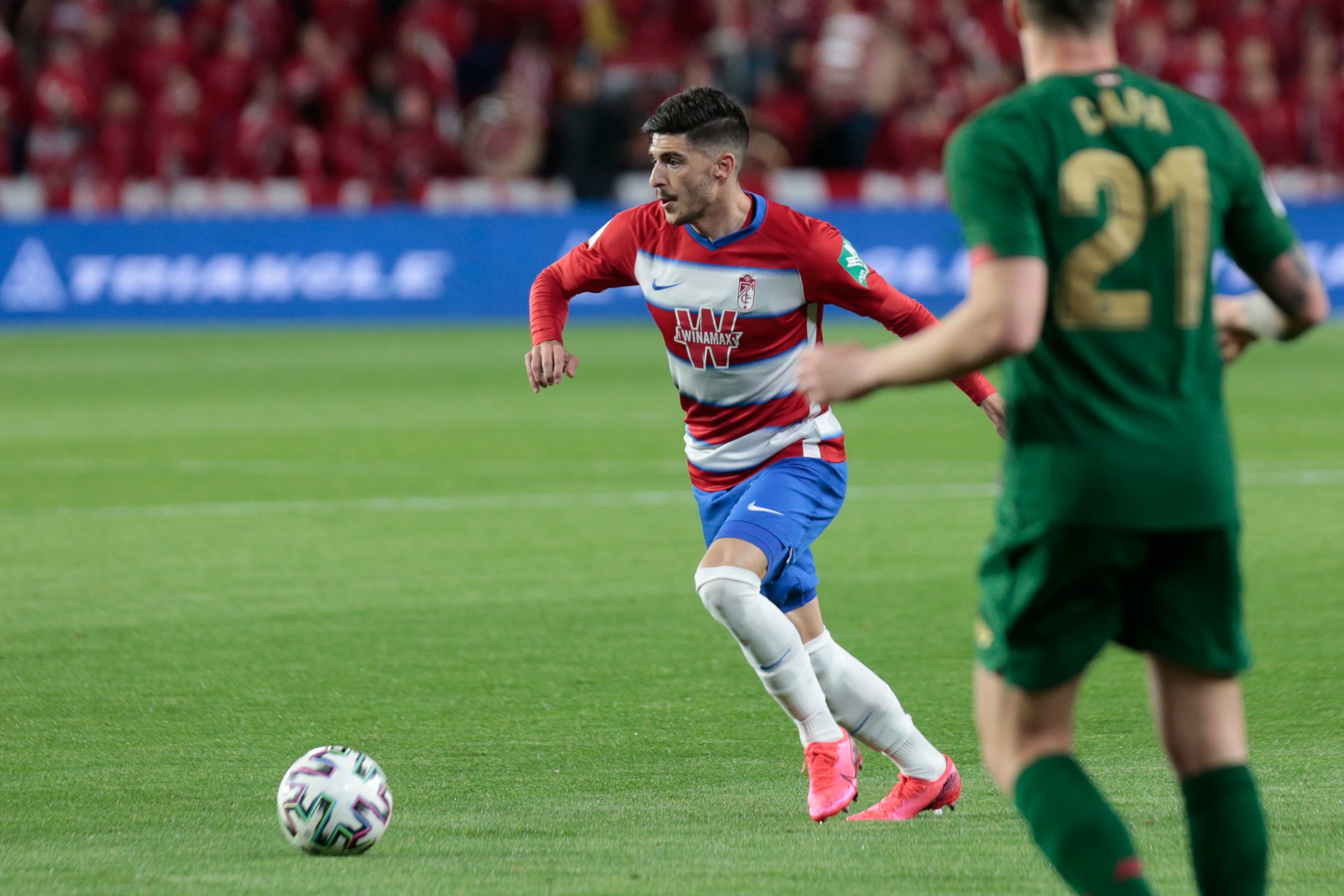 Las mejores imágenes de los momentos más destacados del duelo copero en Los Cármenes