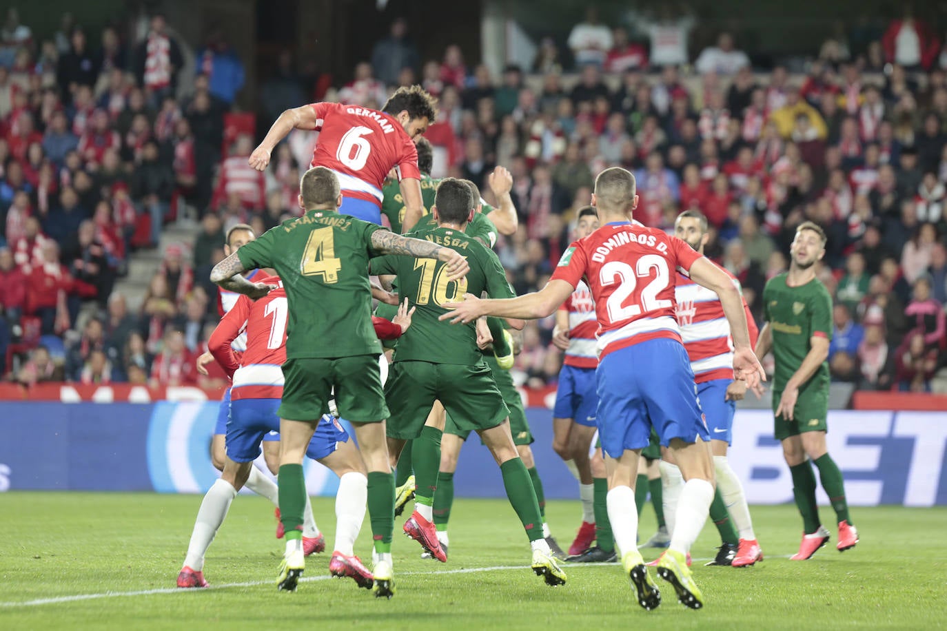 Las mejores imágenes de los momentos más destacados del duelo copero en Los Cármenes