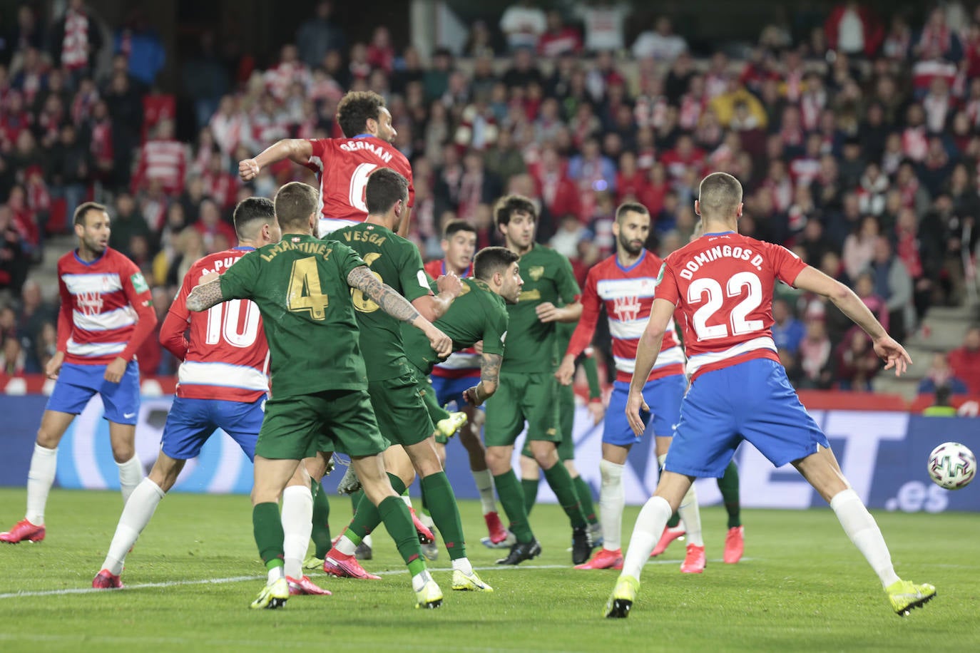 Las mejores imágenes de los momentos más destacados del duelo copero en Los Cármenes