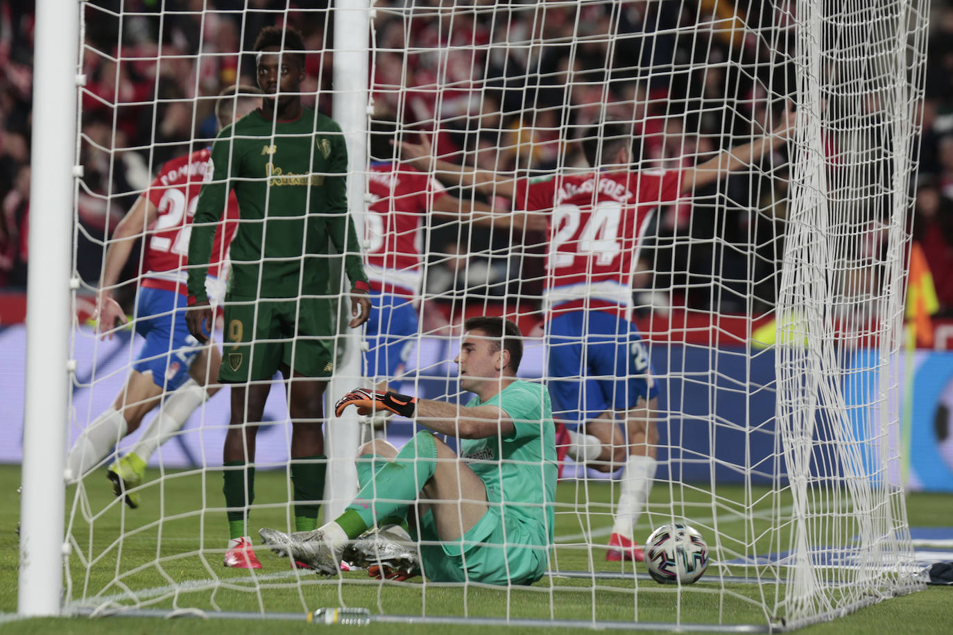 Las mejores imágenes de los momentos más destacados del duelo copero en Los Cármenes