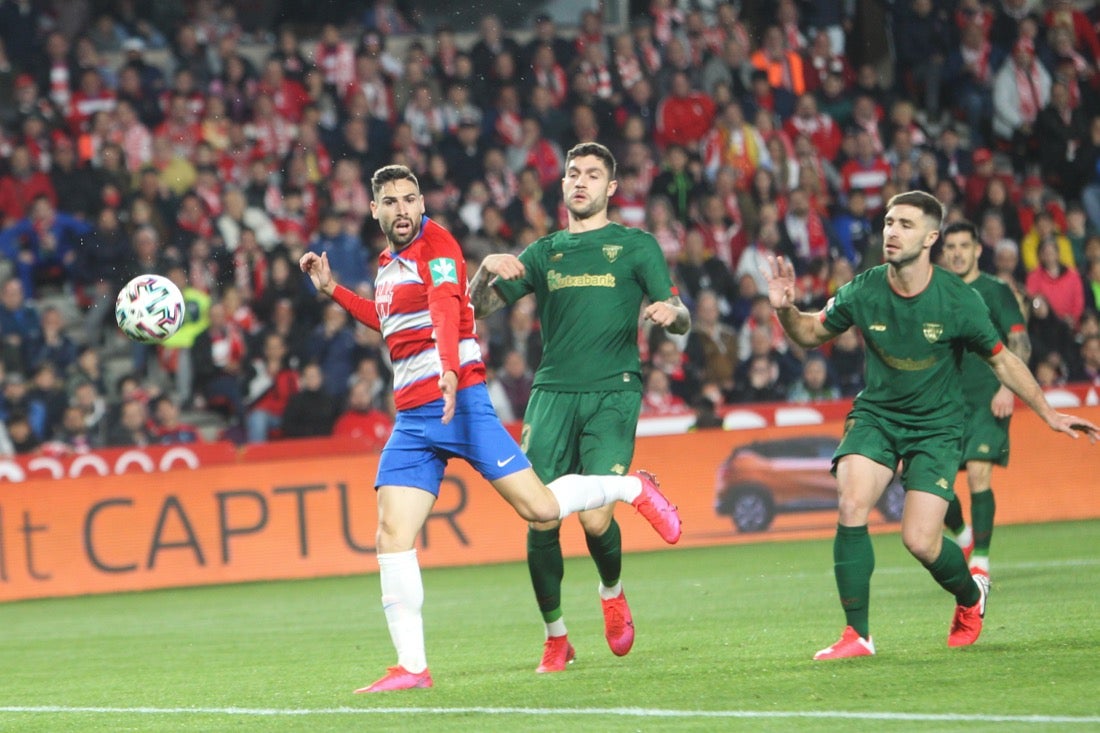 Las mejores imágenes de los momentos más destacados del duelo copero en Los Cármenes