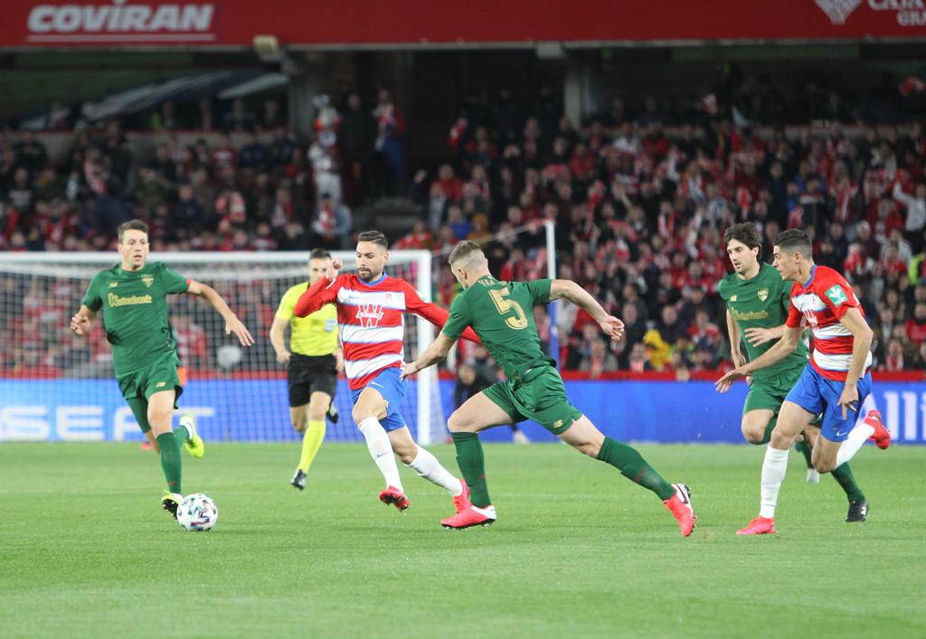 Las mejores imágenes de los momentos más destacados del duelo copero en Los Cármenes