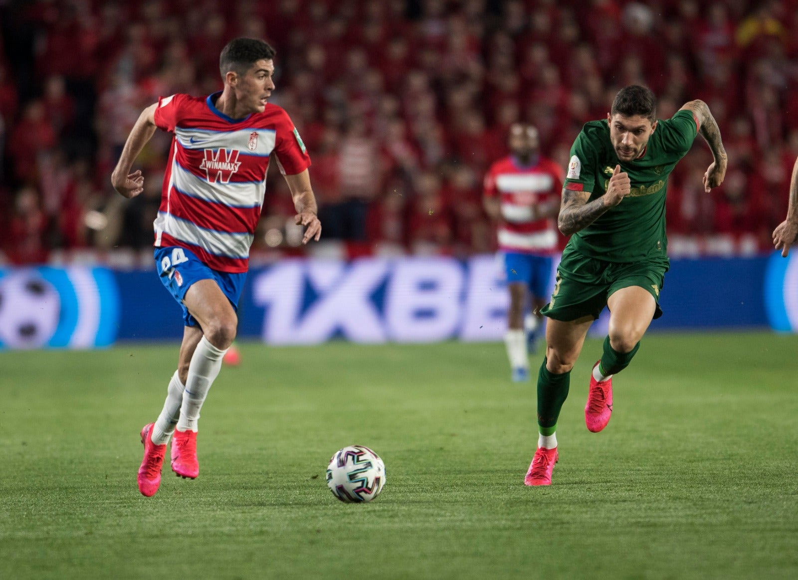 Las mejores imágenes de los momentos más destacados del duelo copero en Los Cármenes