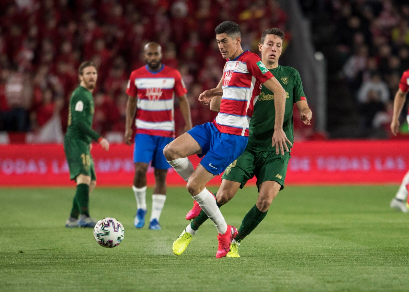 Las mejores imágenes de los momentos más destacados del duelo copero en Los Cármenes