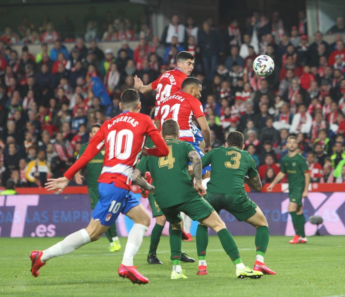 Las mejores imágenes de los momentos más destacados del duelo copero en Los Cármenes