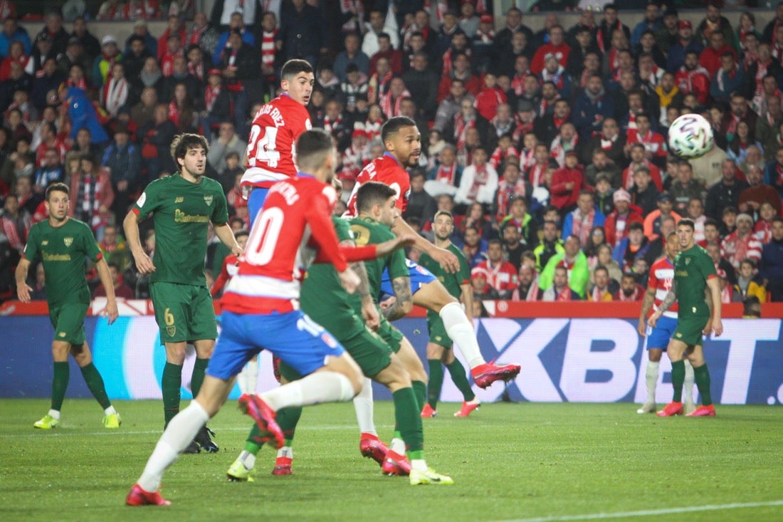 Las mejores imágenes de los momentos más destacados del duelo copero en Los Cármenes