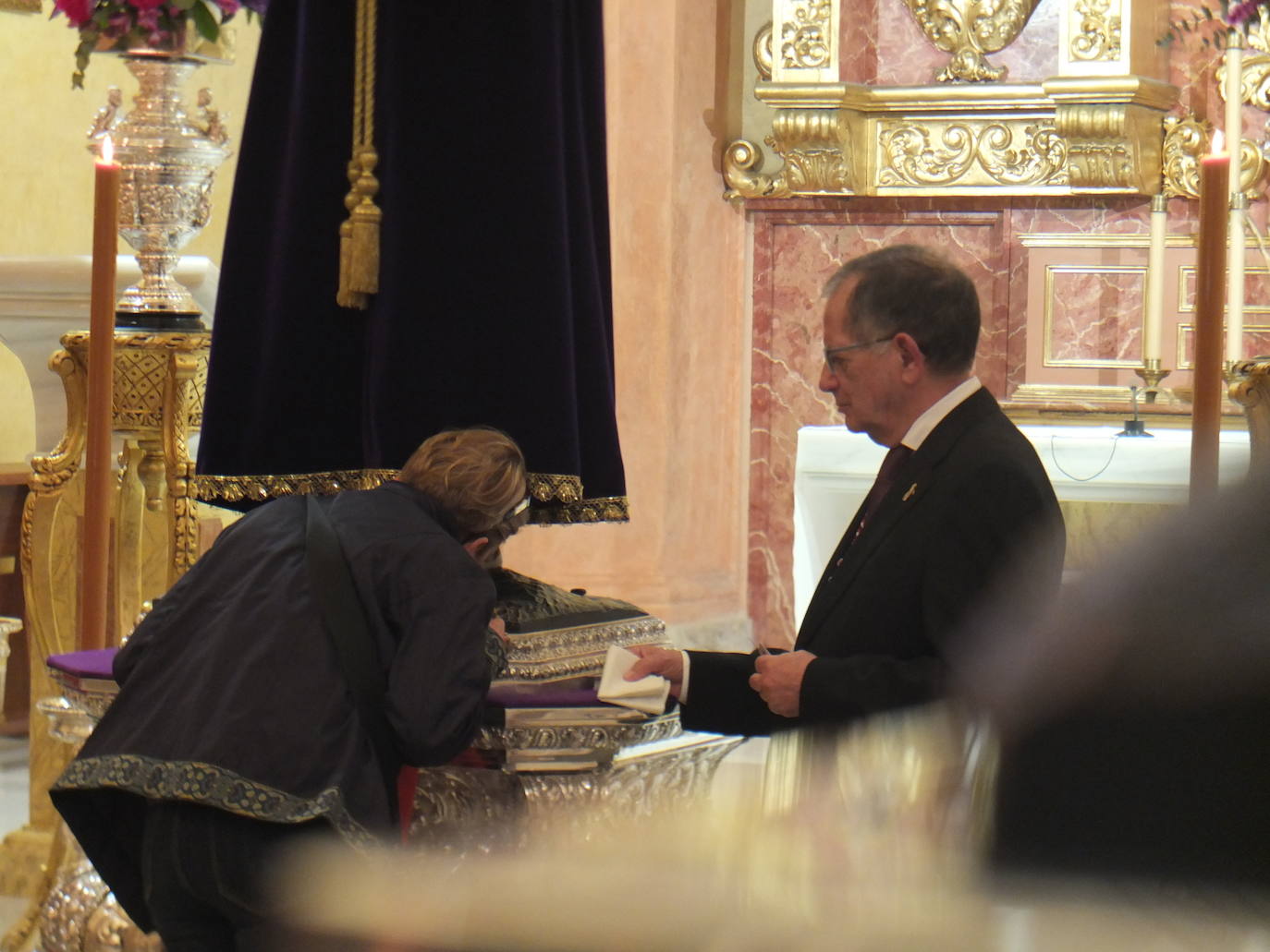 Fotos: Devoción y fe a los pies del Señor de Almería