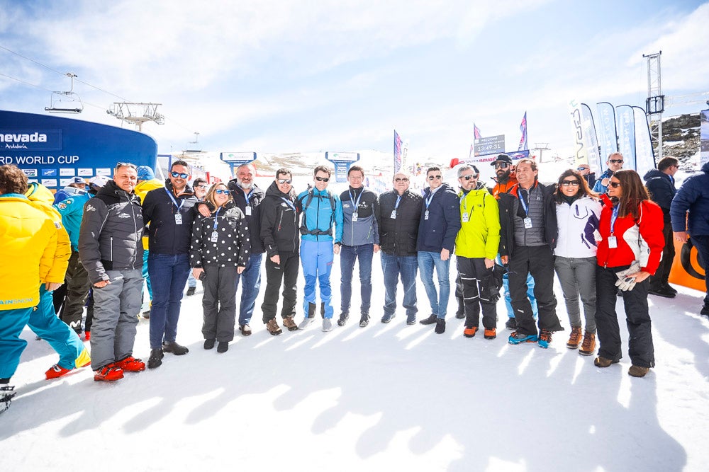 El español Lucas Eguibar ganó este sábado la prueba de la Copa del Mundo de boardercross de snowboard